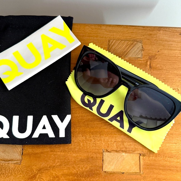 Quay Australia Accessories - Quay Polarized Cat-Eye Sunglasses in Black Frame with Smoke Lens/ UV Protection